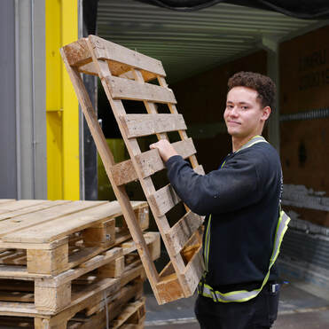 ECM Palletizing services